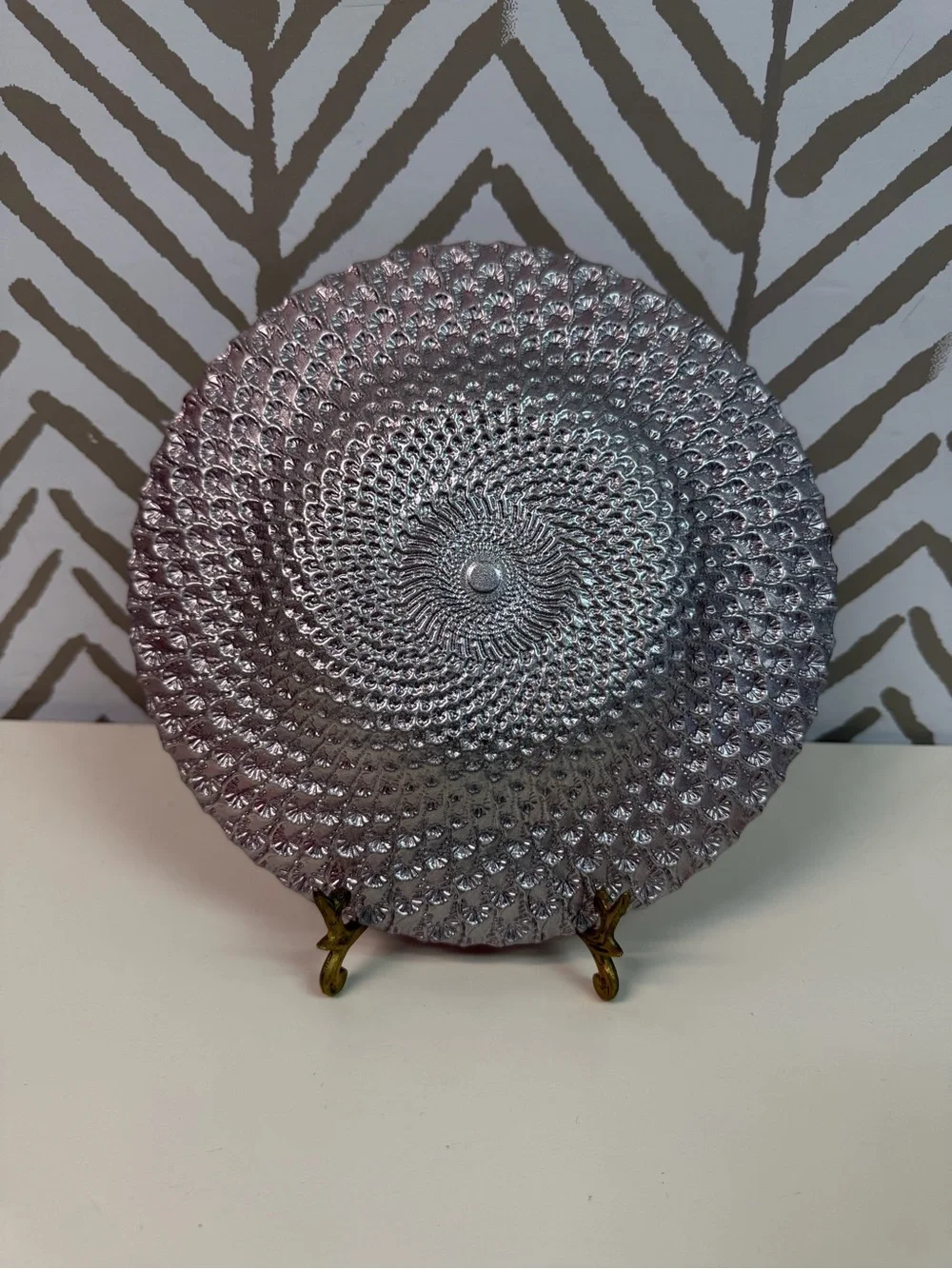 Decorative Red Spiral Glass Accent Plate - Brand Unknown - Picture 3 of 3